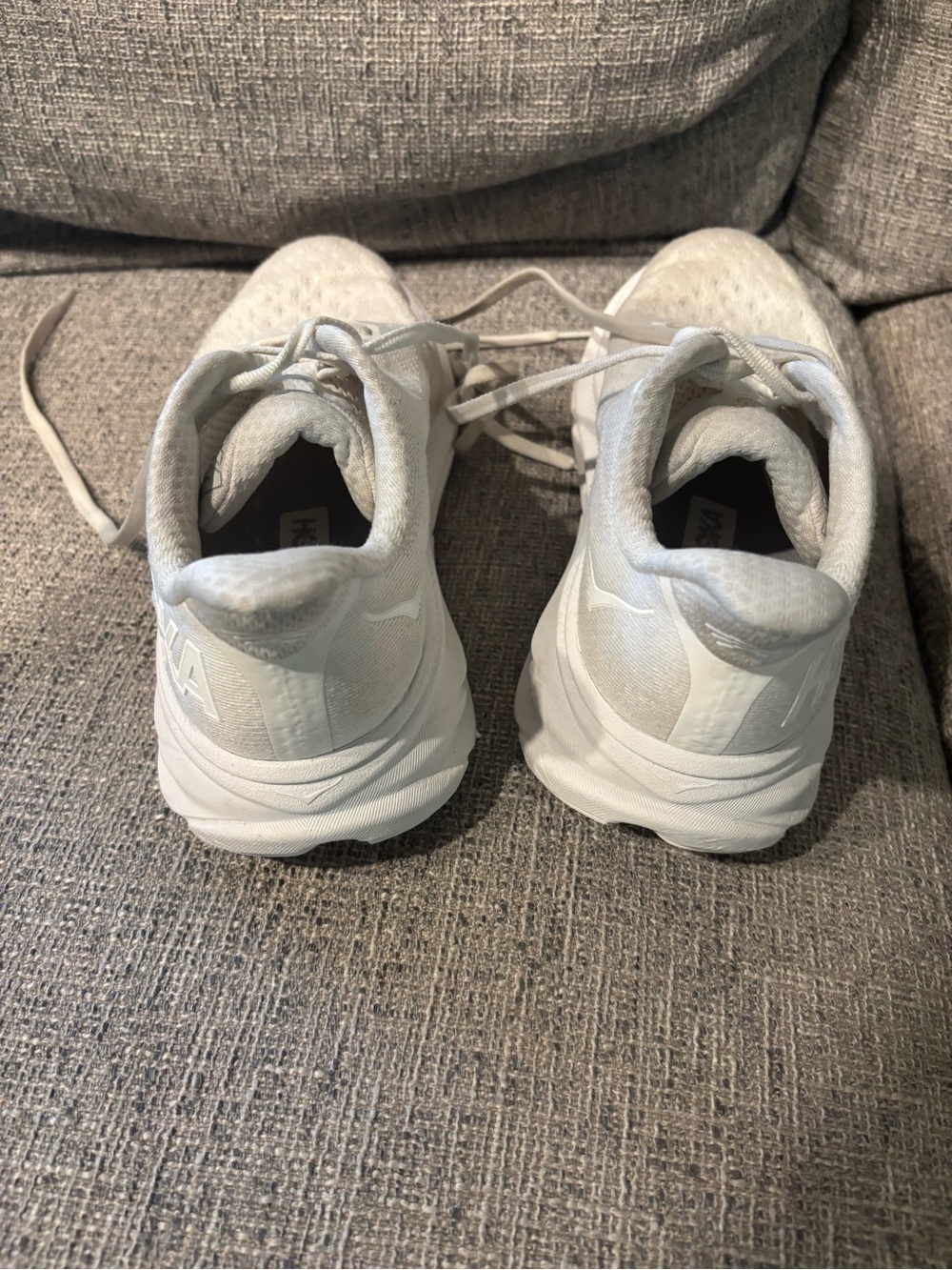 HOKA Women’s Clifton 9 Size 5 - Picture 3 of 5